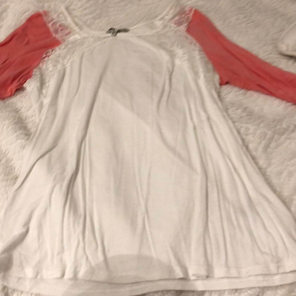 Buckle brand top
